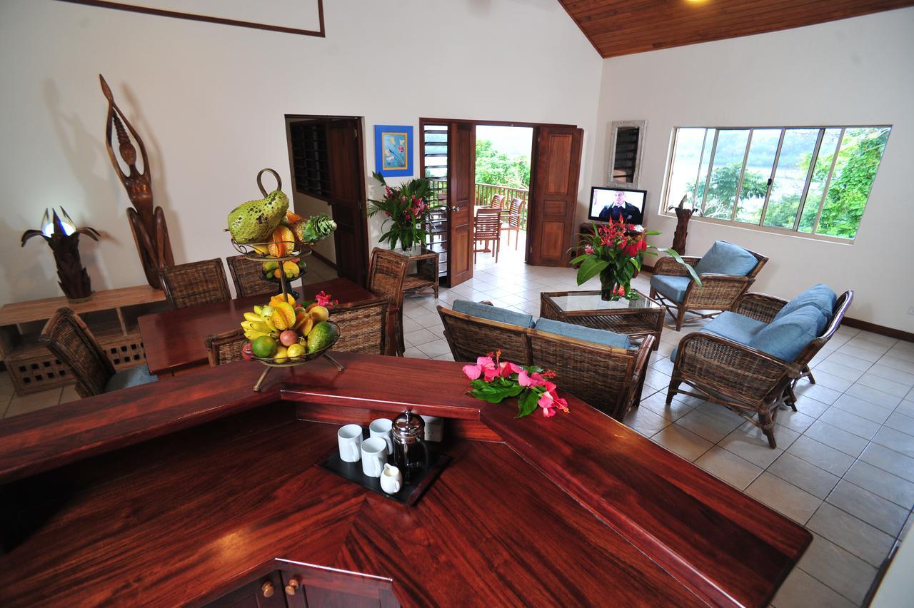 Poppy'S On The Lagoon Port Vila Exterior photo