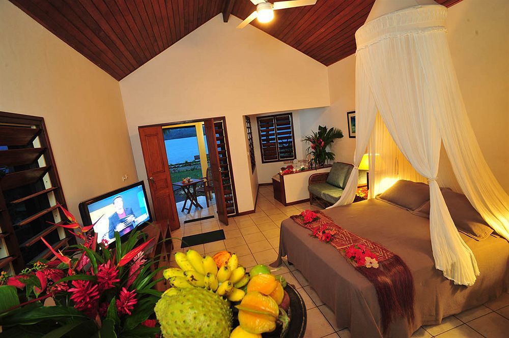 Poppy'S On The Lagoon Port Vila Exterior photo